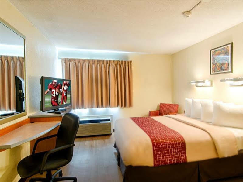 Red Roof Inn Plus+ South Deerfield - Amherst Zewnętrze zdjęcie